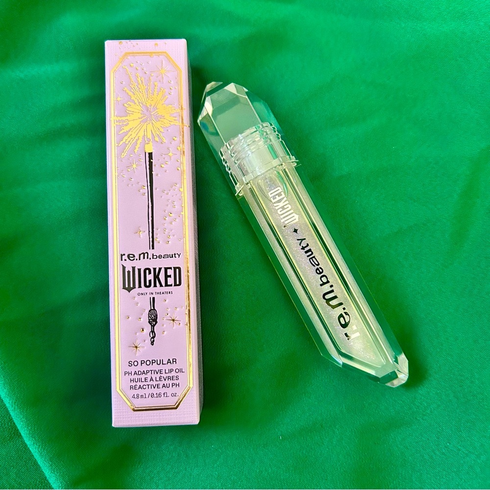 r.e.m. beauty x wicked so popular ph adaptive lip oil